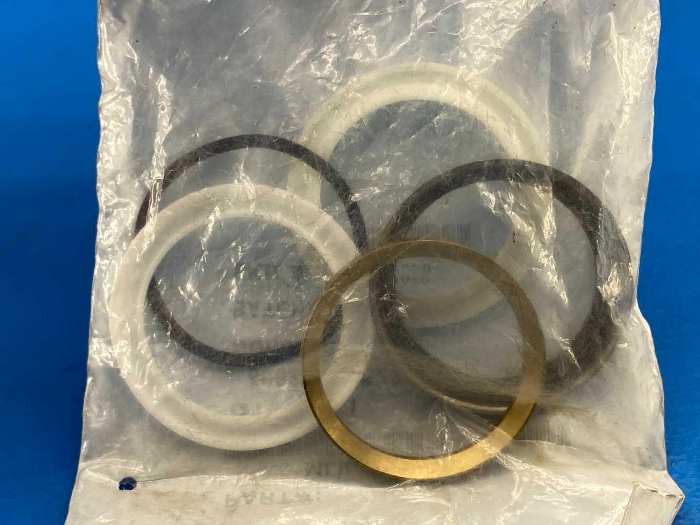 Miller Fluid Power MRL-051-KR012-138 Rod Seal Kit