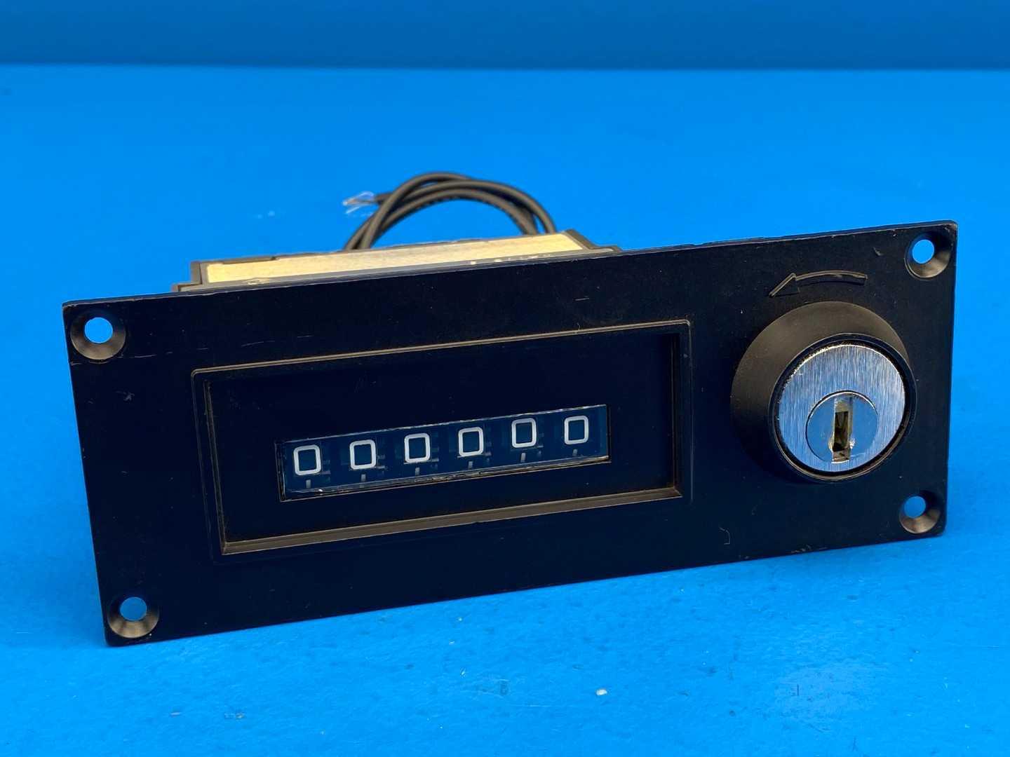 Veeder-Root 744386-241 Mechanical Counter (Missing Gasket and Keys)