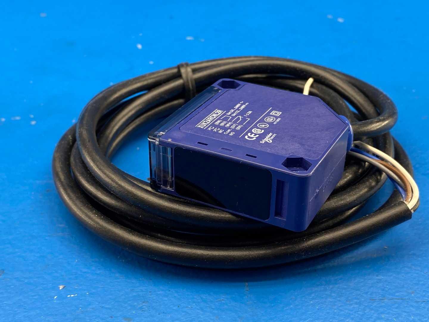 Telemecanique XUK2ARCNL2R Osiris Series, Thru-Beam Photoelectric Sensor Receiver, 24-240V