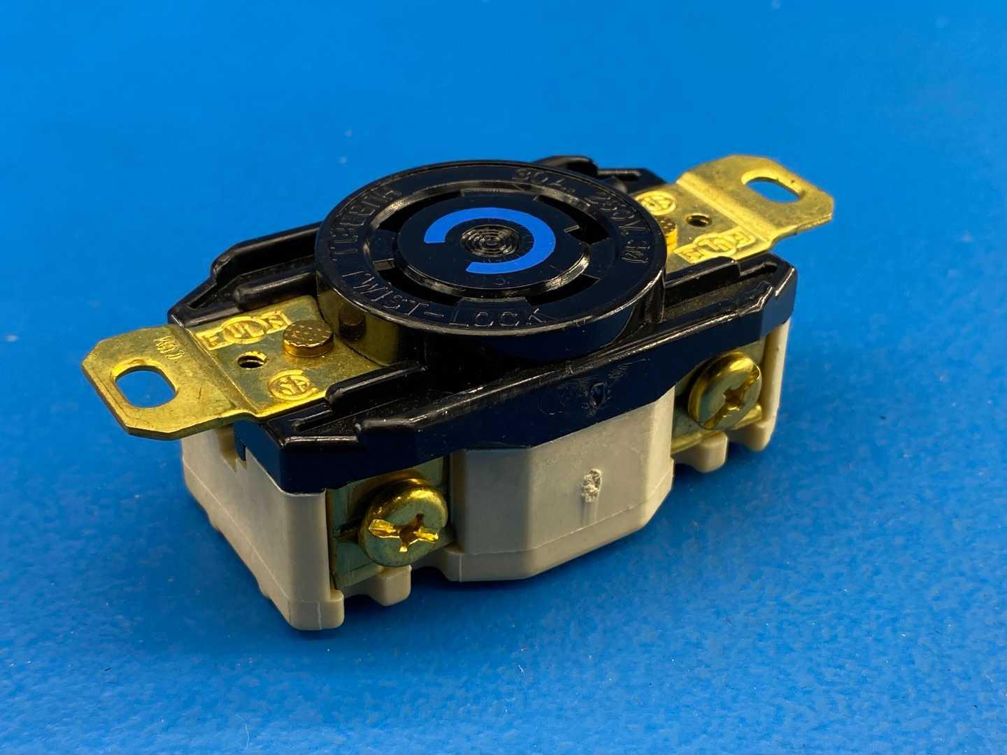 Hubbell 2620 30 Amp Twist-Lock Industrial Flush Receptacle Locking Device 250V 3-Phase