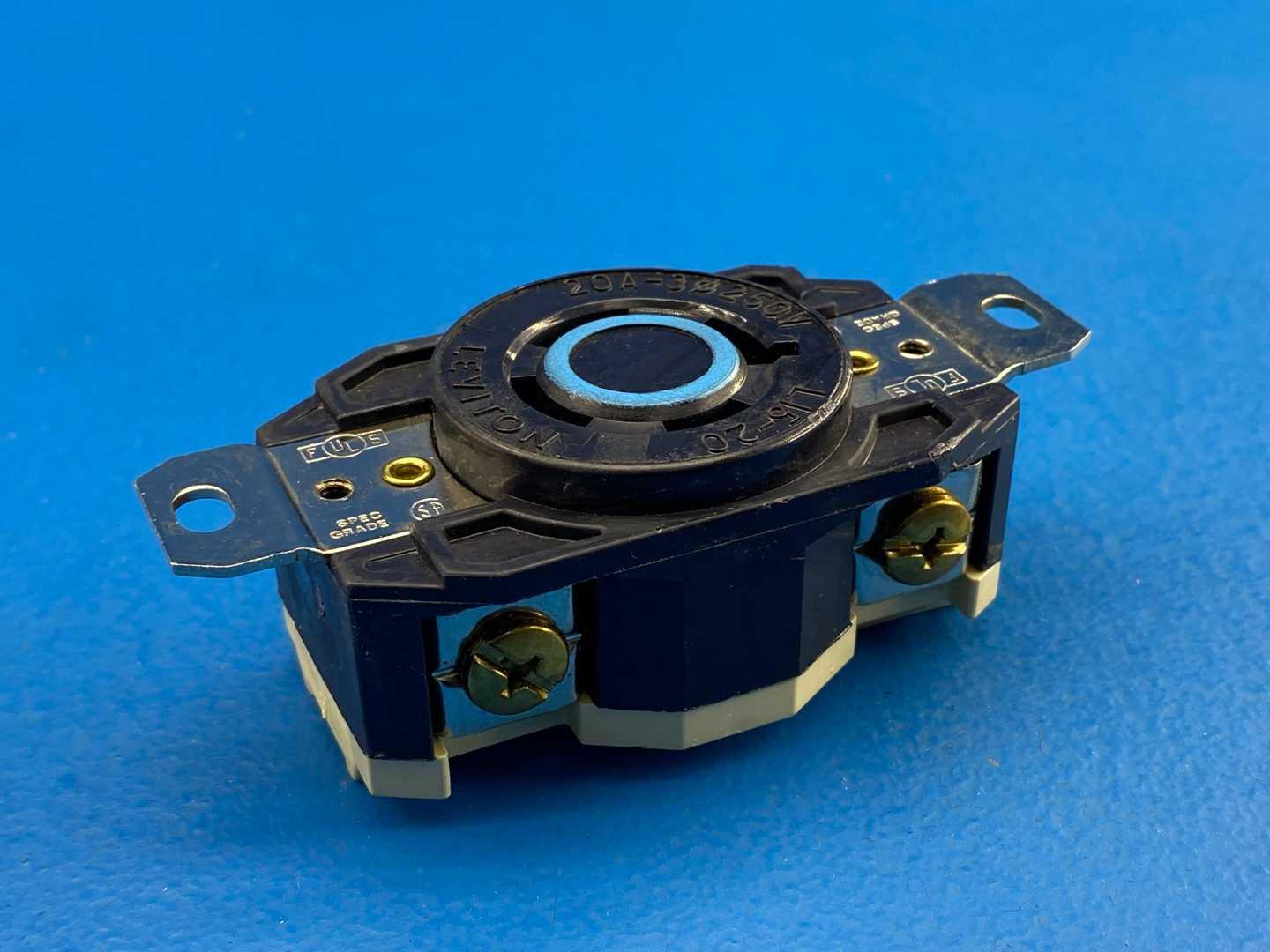 Leviton 2420 Industrial Grade Locking Receptacle, 20A / 250V AC / 3-Phase / NEMA L15-20R