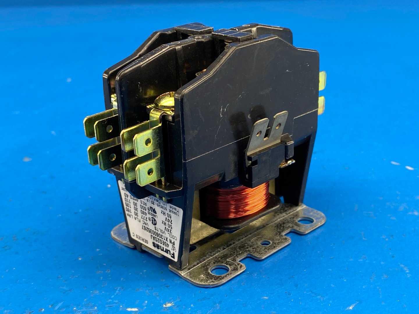 ServiceFirst X13060035267 Contactor 30A 600V 24V Coil 2-Pole (Furnas 45EG20AJ Equivalent)