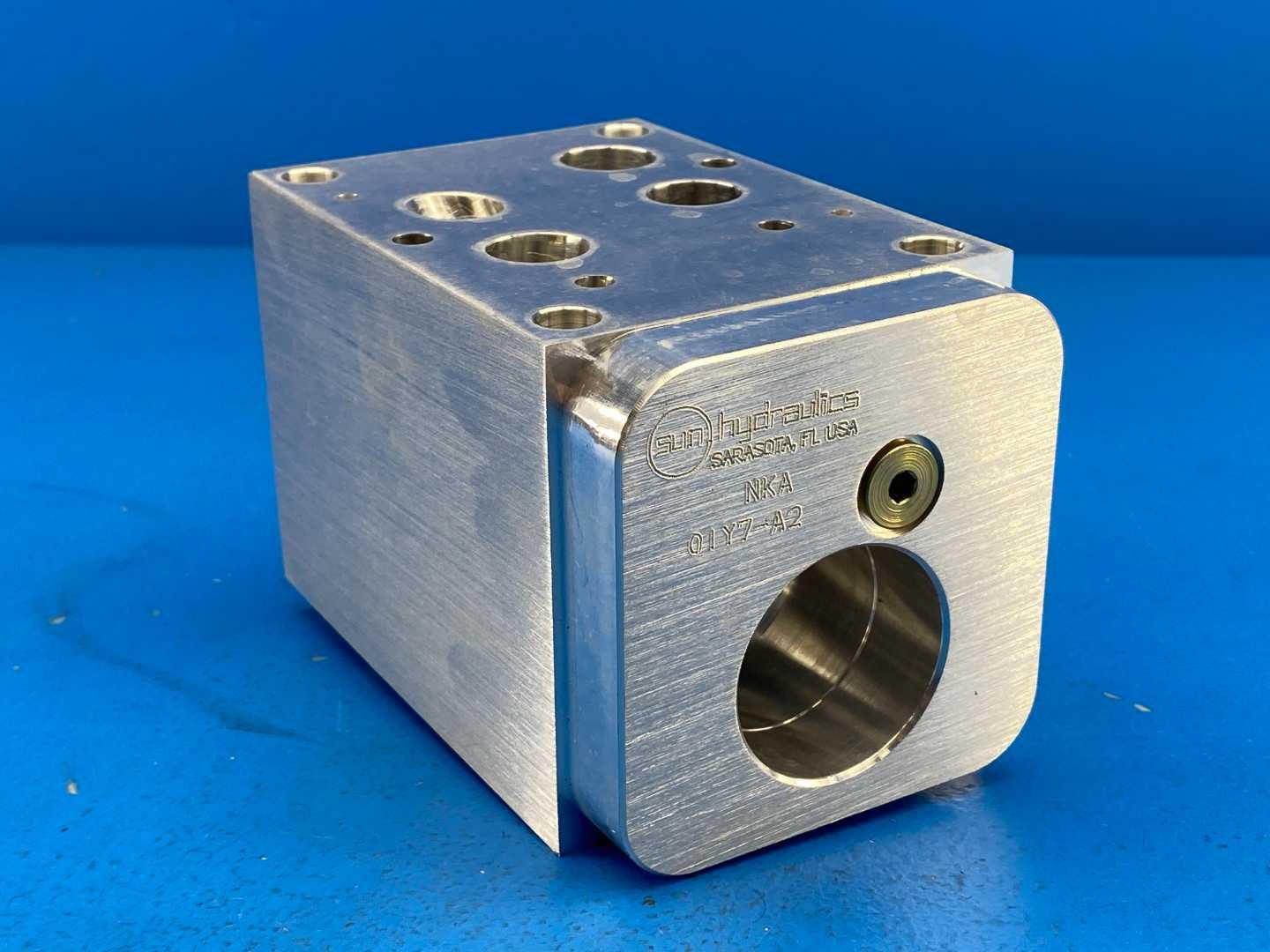 Sun Hydraulics NKA 01Y7-A2 Cartridge Valve Block Manifold