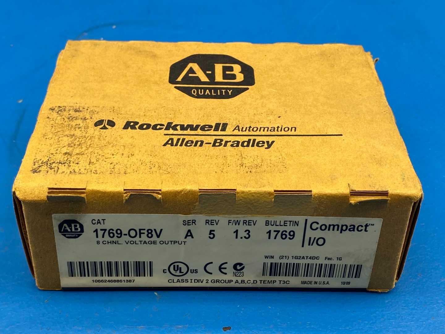 Allen-Bradley 1765-OF8V 1769-OF8V A CompactLogix 8 Pt Output Module