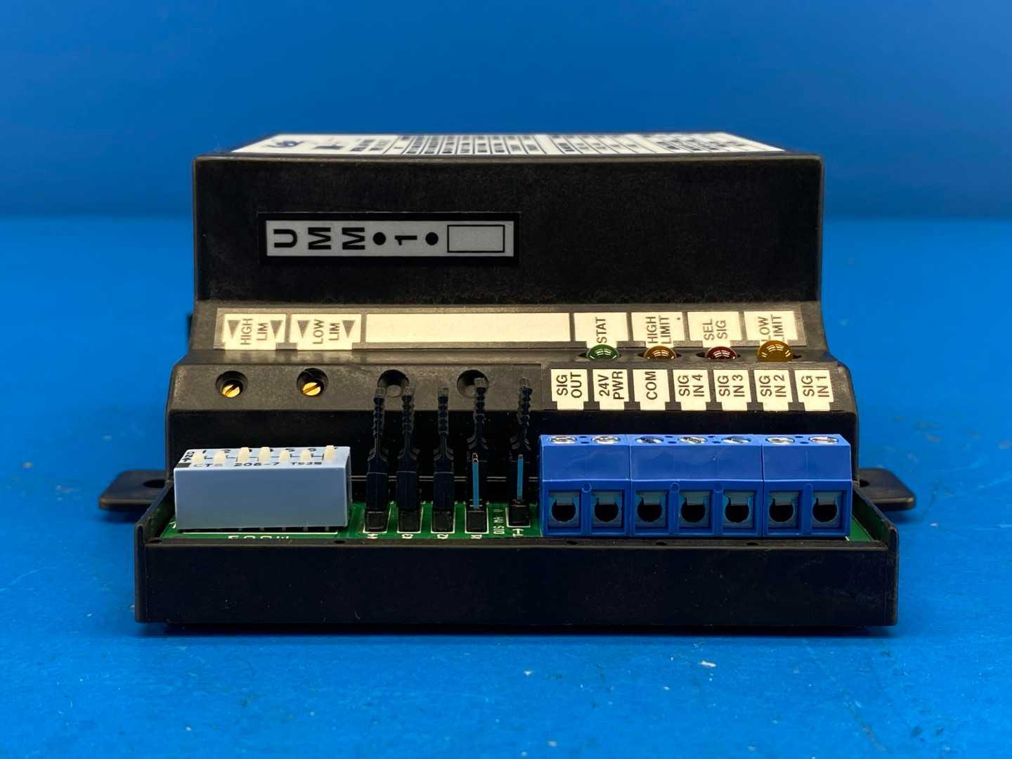 Kele & Associates UMM-1 Universal Math Module Transducer 24VAC/VDC 4 Analog Inputs 1 Analog Output