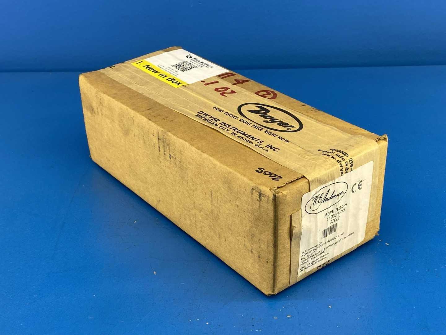 W.E. Anderson / Dwyer L6EPB-B-S-3-A Instrument Sensors Flotect Level Switch Brass Body Wall Mounting ss Float (Sealed Box)