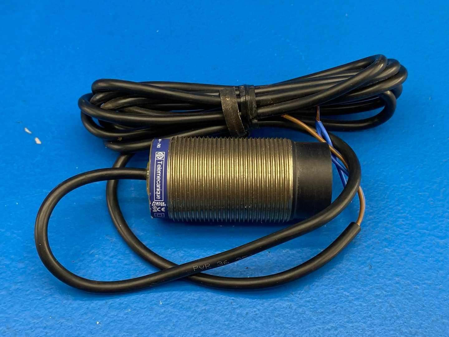 Telemecanique XS2 M30MA230 Inductive Proximity Switch, M30, 230V AC, Metal Housing, PNP Output