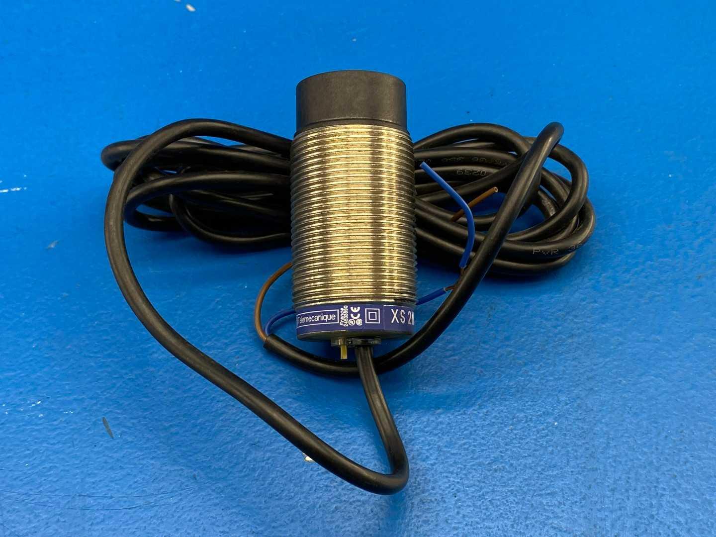 Telemecanique XS2 M30MA230 Inductive Proximity Switch, M30, 230V AC, Metal Housing, PNP Output