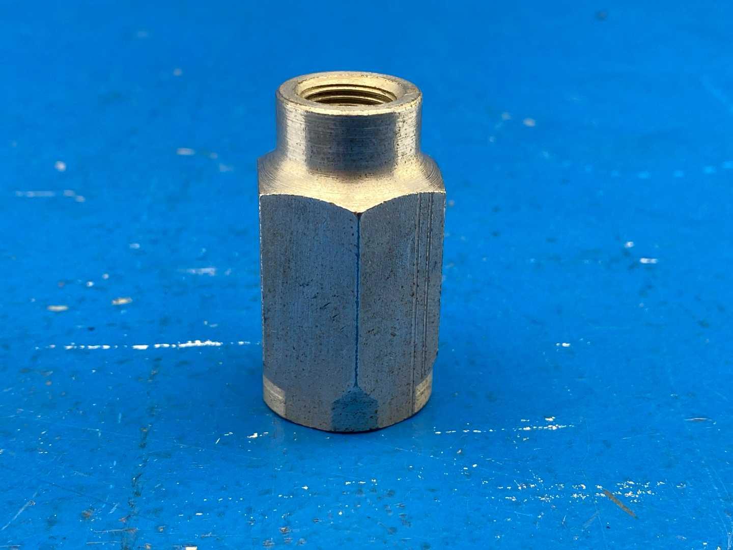 Parker 30 Series 3/8" x 2-Wire No-Skive Field Attachable Hydraulic Hose Fitting Socket