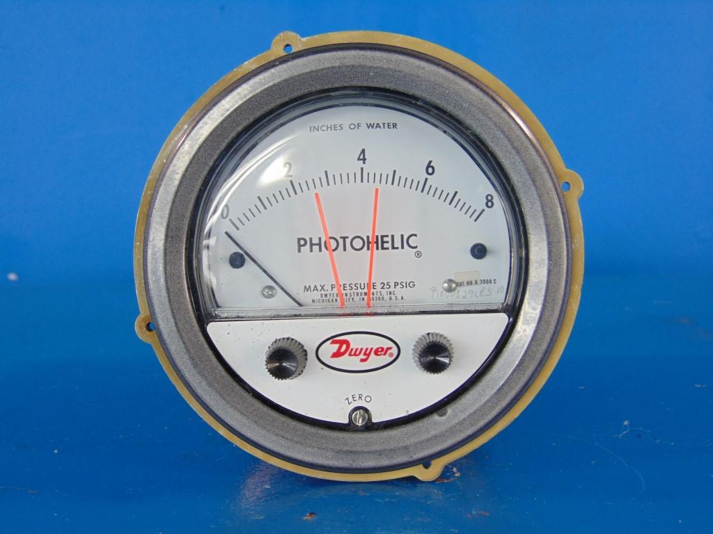 Dwyer A3000 Photohelic Series Gauge Type 2