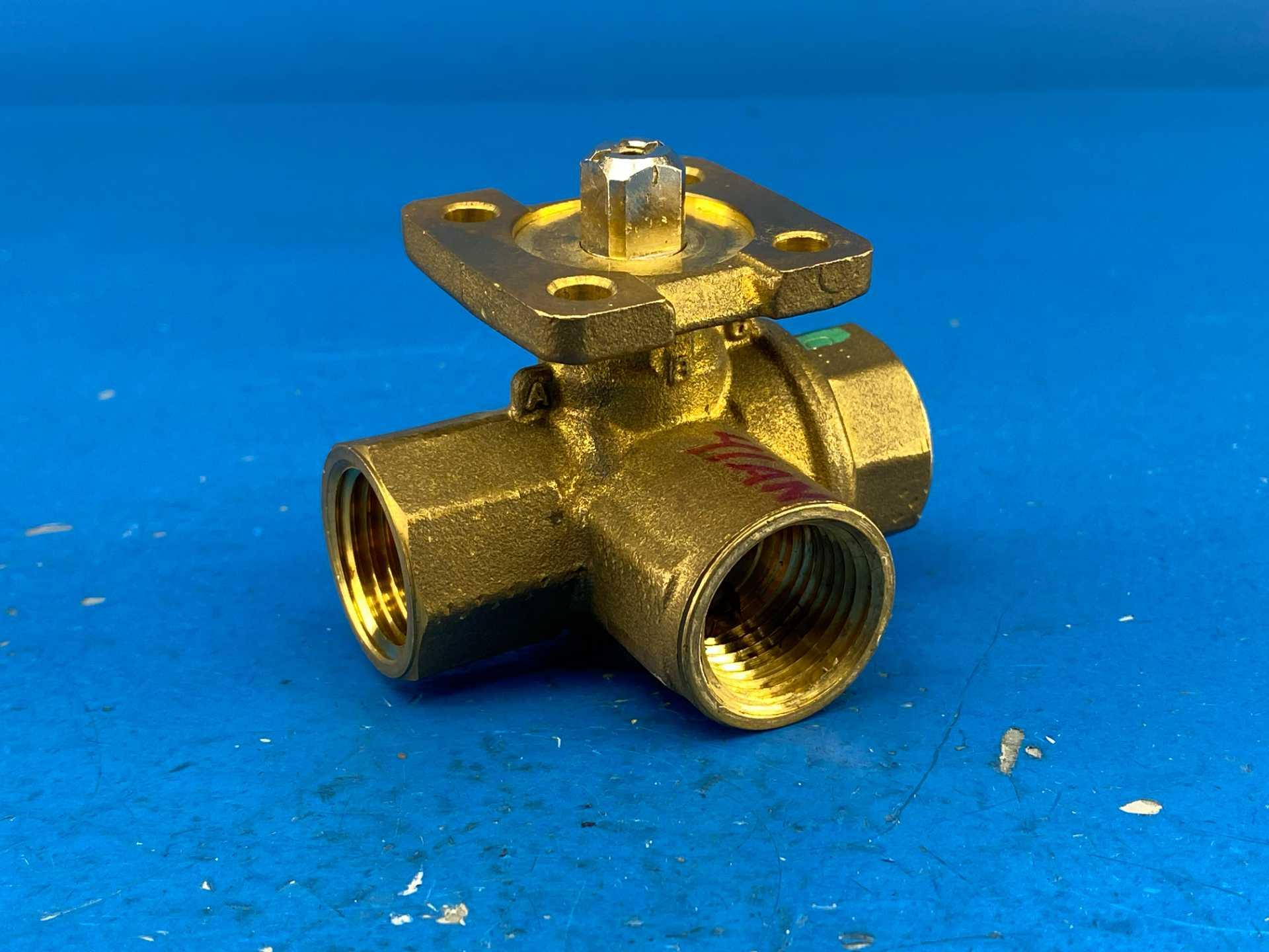 Johnson Controls VG1841AN 3W Ball Valve 1/2" Brass 11.7 Cv