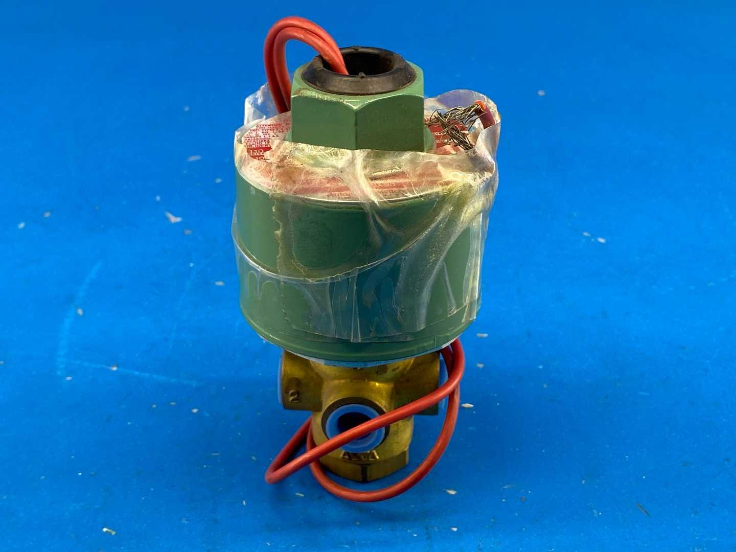 Asco 8320A90 Solenoid Valve 1/4" NPT, 120V 60 Hz / 110V 50 Hz, 9W, 110 PSI (Air/Water/Light Oil)