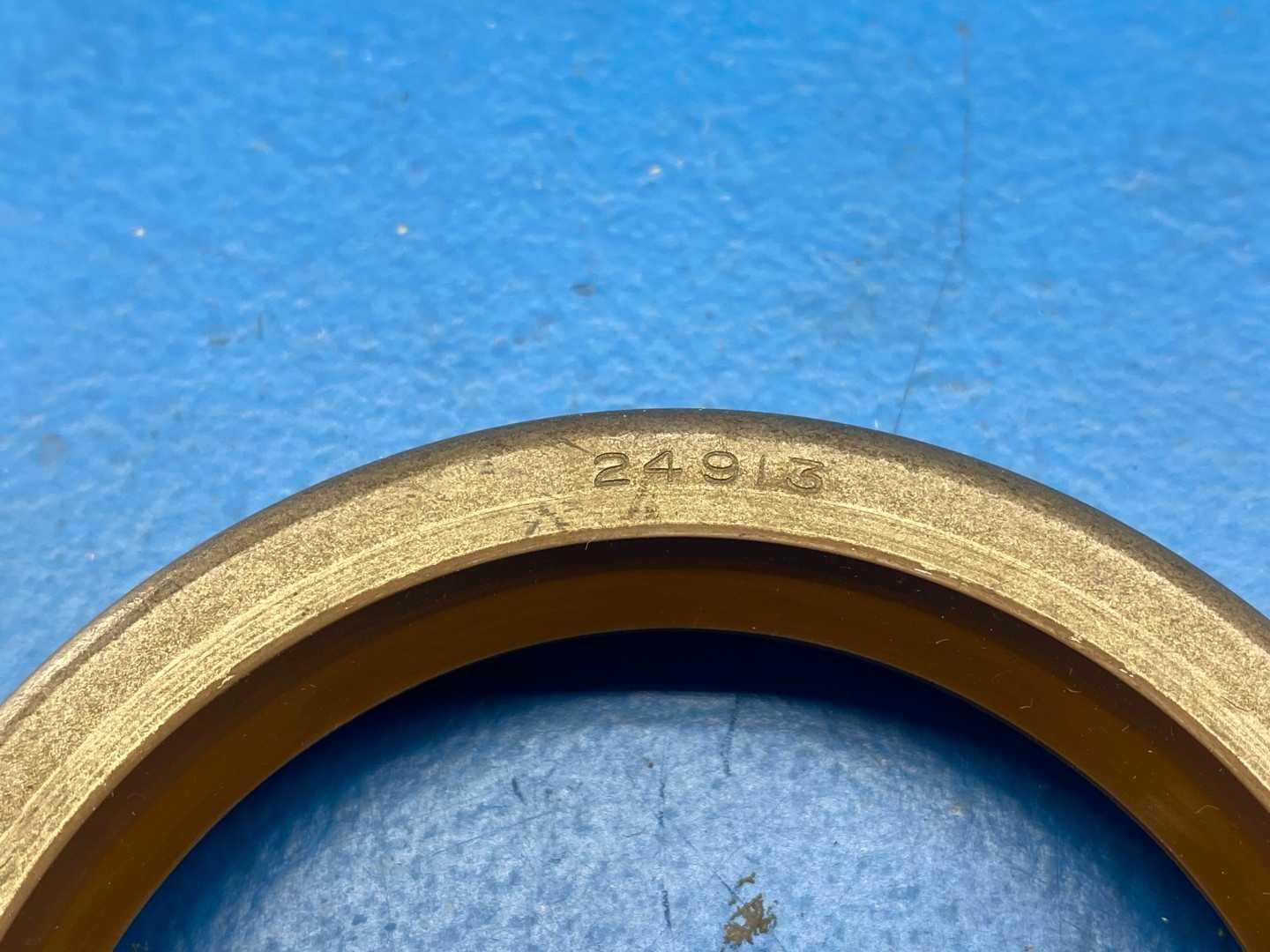 Chicago 24913 Rawhide Oil Seal Joint Radial
