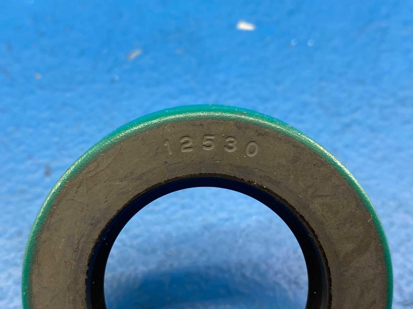 SKF 12530 Oil Seal, 30mm Shaft Diameter, 52mm Outer Diameter, 7mm Width, Nitrile Rubber