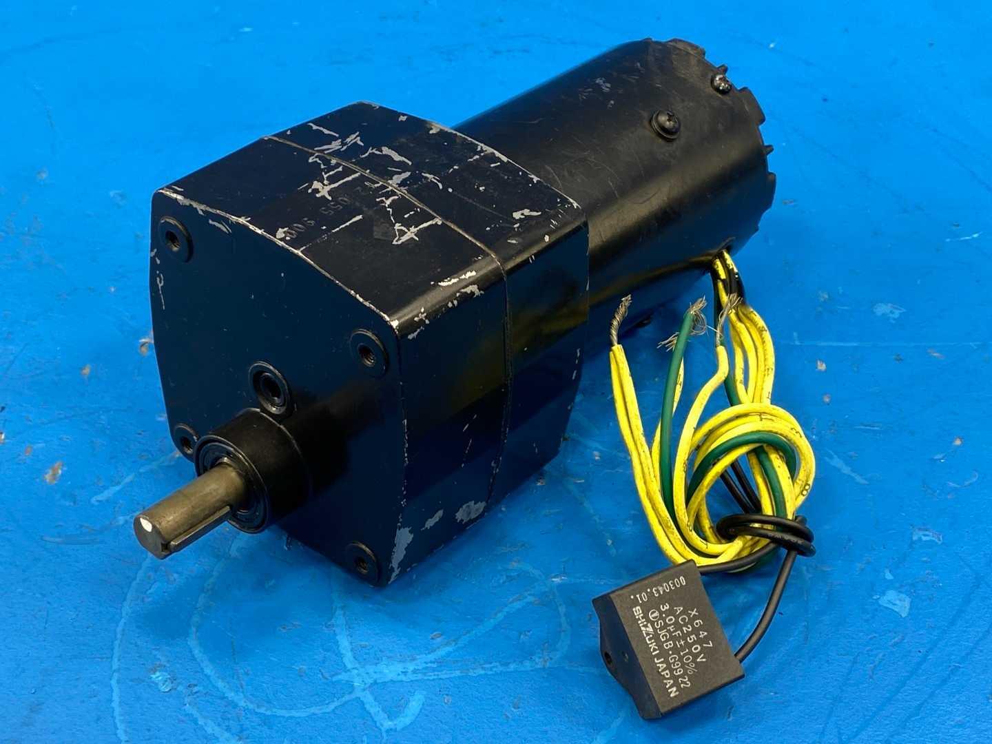 AC Gear Motor 1.9 RPM 115V 1 Phase 100 in-lb Torque 900:1 Parallel Shaft Gearmotor Leeson CM31P17NZ1D M1125050 TENV Frame 31 Slow Speed