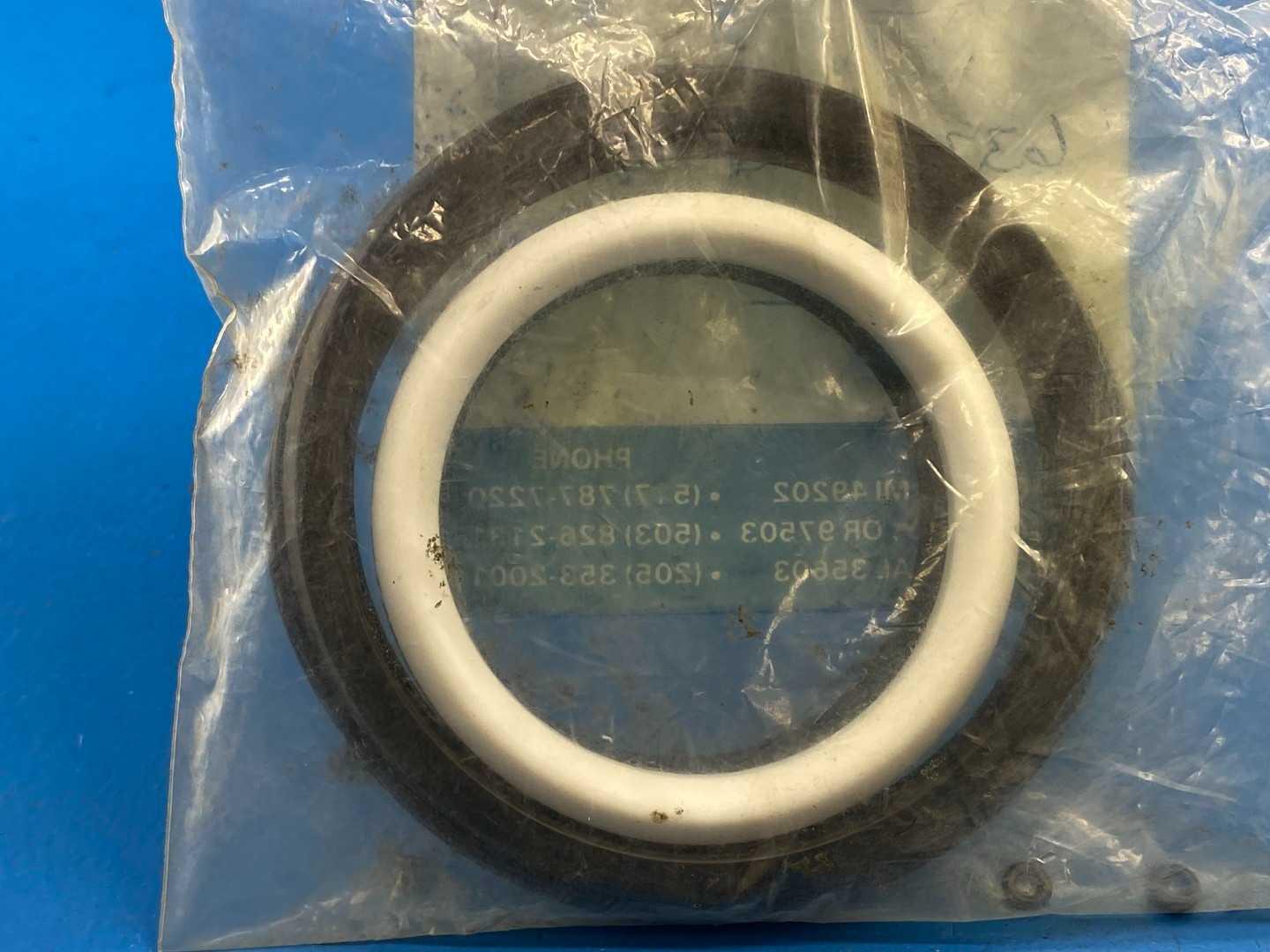 Vickers 6332U-033 Hydraulic Cylinder Seal Kit, 4.000" Bore x 2.500" Rod