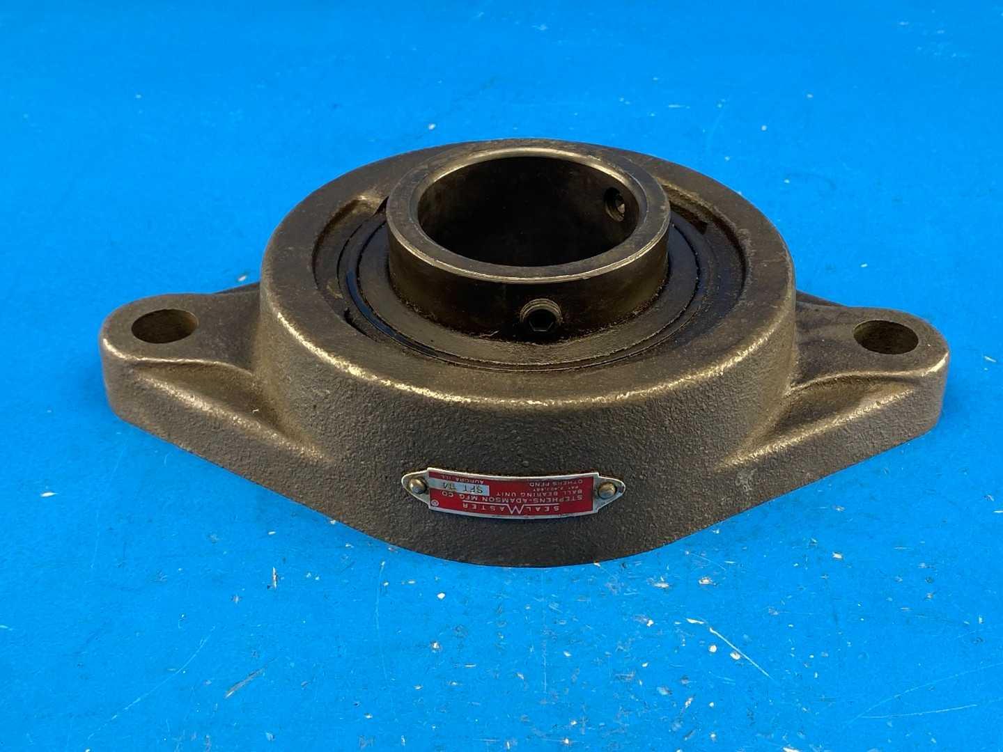 SealMaster SFT 34 Pillow Block Bearing Unit with F-530 Cast Iron Flange Housing 2' Bore