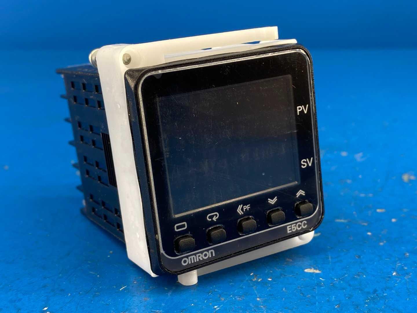 Omron E5CC-CX3D5M-000 Digital Temperature Controller Multi-Range Inputs 24V Version 2.1