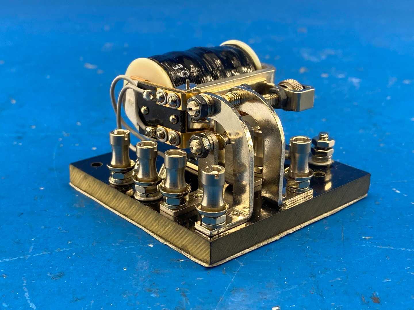 Struthers-Dunn 112XBX180 Low Coil power Sensitive Relay 120VAC Coil DPDT 2A 120/240VAC