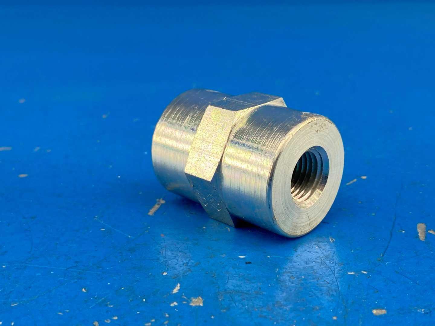 Brennan 5000 Series Straight Female Hex Pipe Coupling (SAE140138) High-Pressure NPTF Female-to-Female Hydraulic Thread Union Adapter