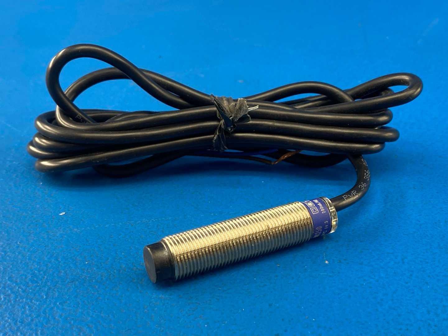 Telemecanique XS2M12MA250 Inductive Proximity Sensor 24-240V