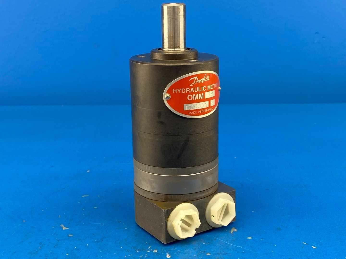Sauer-Danfoss 151G0006 OMM 32 Hydraulic Motor G 3/8" Side ports, 16mm Cylindrical Shaft