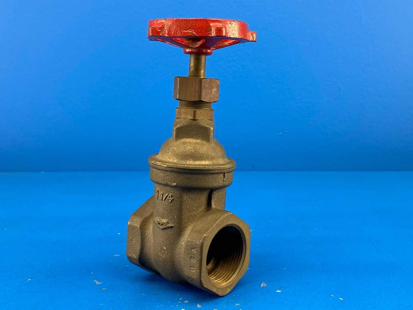 Milwaukee Figure 105 Valve Fig. , 1-1/4" Bronze Gate Valve 125 S.W.P, 200 W.O.G.
