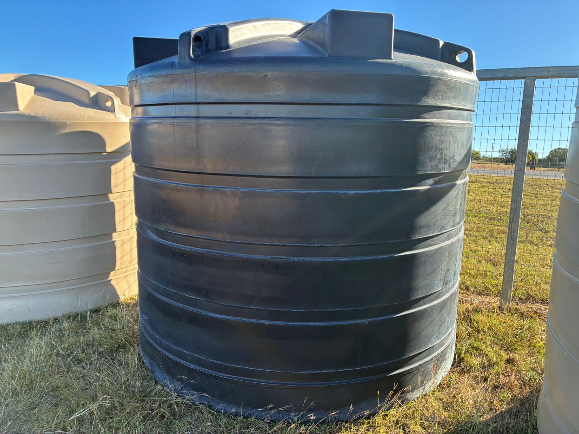 1,550 Gallon Flat Bottom Storage Tank - Black - No attachment or valve included, as is shown