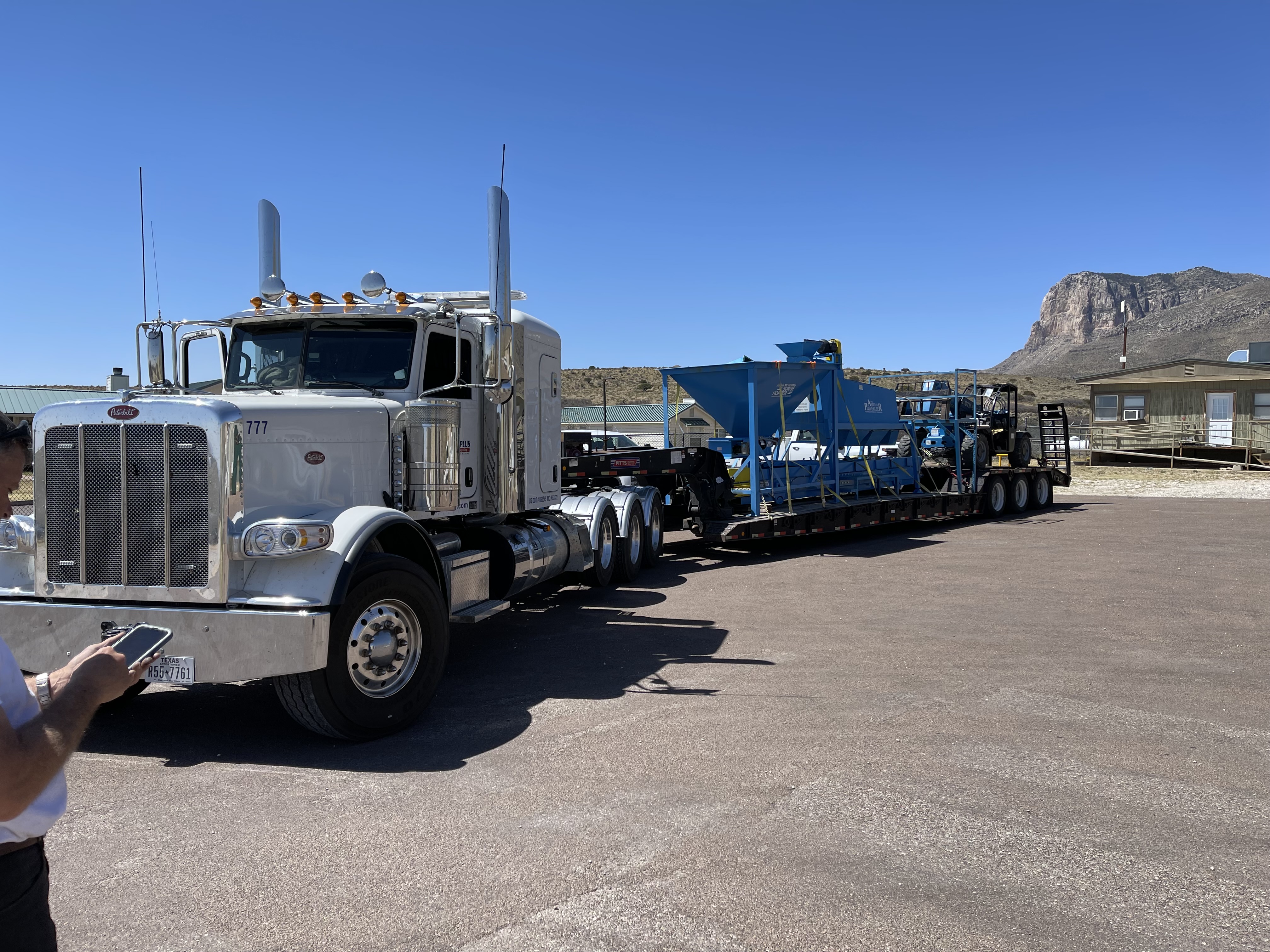 Glass pulverizer, heavy haul