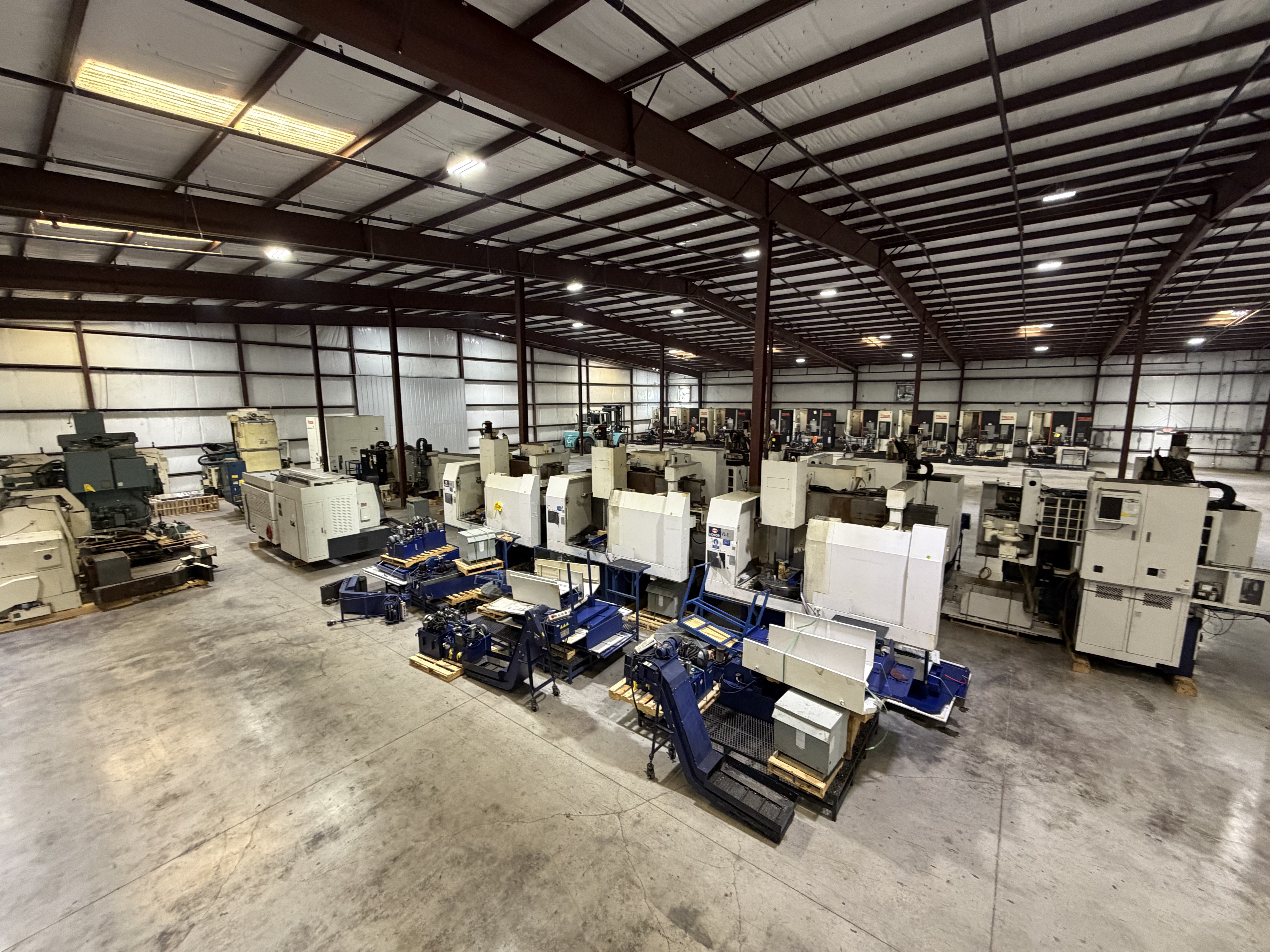 CNC machining centers, full bay